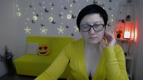 Emily online show from April 16, 9:39 pm