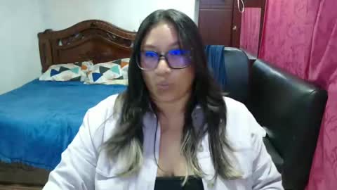 Emily Cortez online show from November 2, 4:38 am