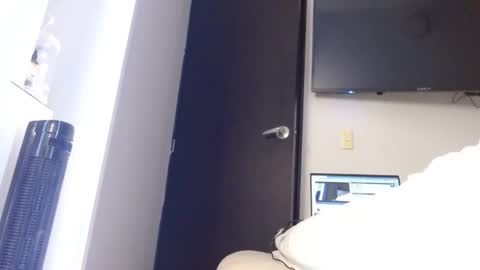 Snapshot of emilymonrro chatting on September 24, 2:21 am emily monrro online show from September 24, 2:21 am