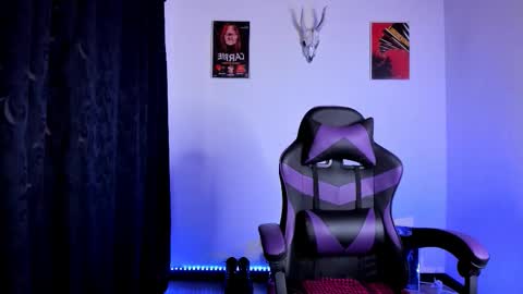  Emily Support me to have 100 likes plx online show from November 26, 7:26 pm