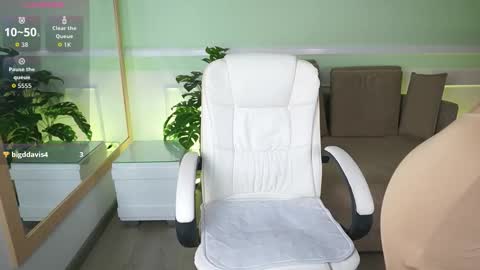 Emily Turner  online show from February 21, 7:25 pm