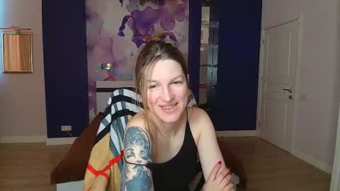 EmilyWalkers online show from March 12, 7:57 am