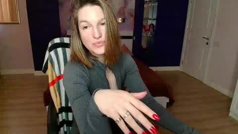 EmilyWalkers online show from March 9, 7:34 am