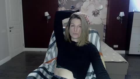 EmilyWalkers online show from March 4, 7:51 am