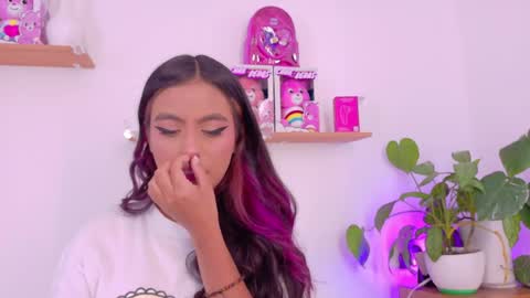 Emily Bank online show from April 1, 8:06 pm