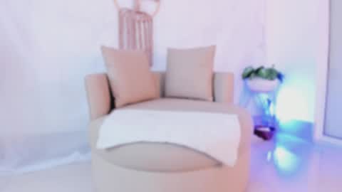 emilyy_kim online show from April 13, 7:03 pm