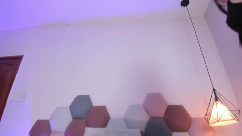 Emilyy Watson online show from May 14, 1:00 am
