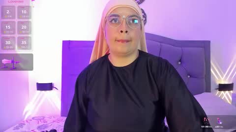 emira199 online show from October 8, 8:35 pm