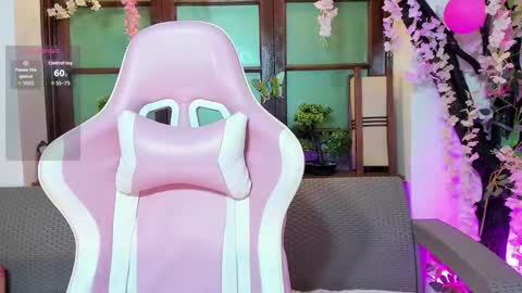 emma_ayala online show from February 23, 7:35 pm