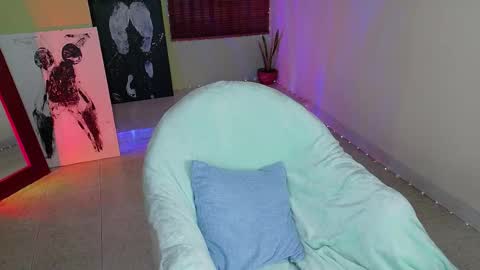 Emma online show from February 10, 7:06 pm