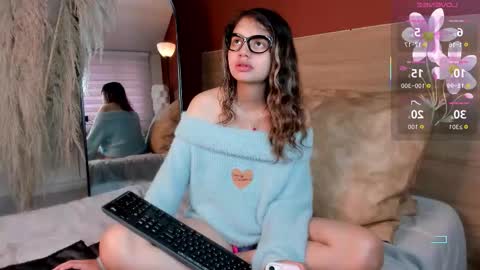 Emma Bloom online show from December 19, 3:48 pm