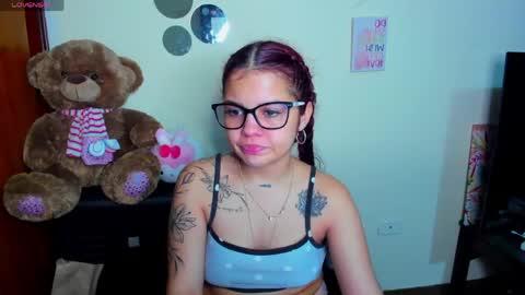 emma_boo_ online show from April 17, 11:51 pm