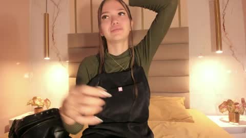 emma_jhoons online show from March 29, 10:36 am