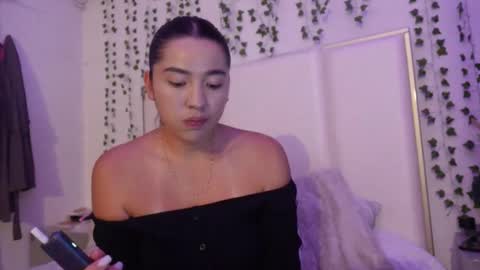 emma_johnson_ online show from April 8, 2:46 am