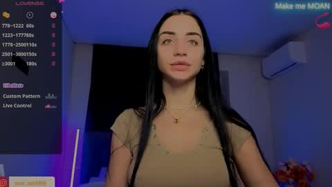 Emma online show from November 17, 3:24 pm