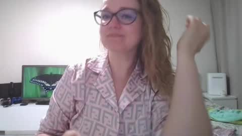 emma_misty_ online show from April 28, 7:51 pm
