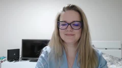 emma_misty_ online show from February 18, 7:46 pm
