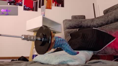 emma online show from April 22, 11:29 am