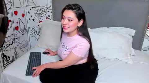 emma_saenzz_ online show from February 24, 12:37 pm