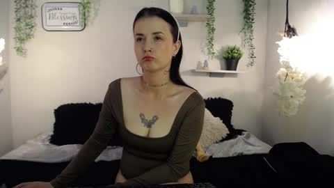 Emma Black online show from February 28, 8:19 pm