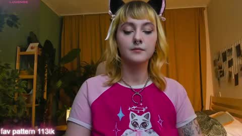 Rose online show from May 4, 2:10 pm