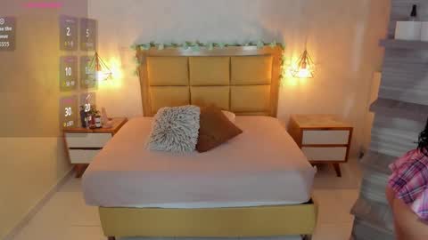    online show from January 11, 1:05 pm