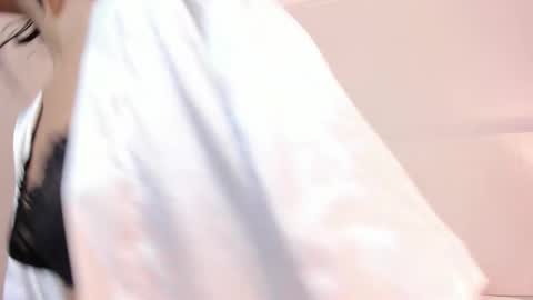 emmaespencer  online show from March 27, 11:22 am