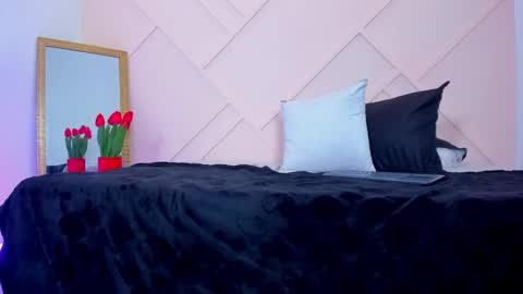 emmajohanson online show from September 24, 10:42 pm