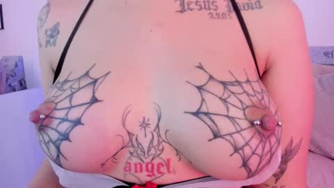 emmajohanson online show from January 14, 4:12 pm