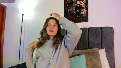 emmamiller_01 online show from December 22, 11:22 am