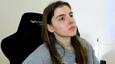 Emma online show from December 13, 8:15 pm