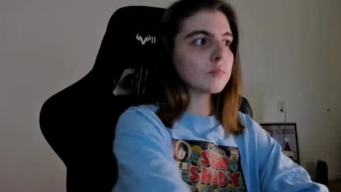 Emma online show from February 9, 7:52 pm