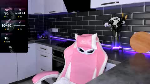 Emma online show from October 6, 5:18 pm