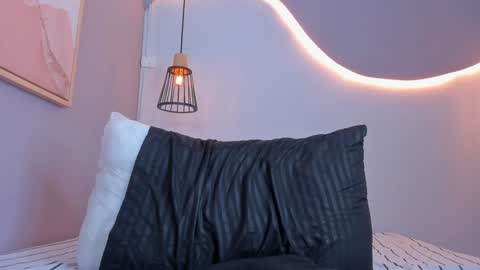 Emmi online show from December 5, 1:14 am