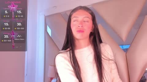 emmily_evans_ online show from January 13, 1:06 pm