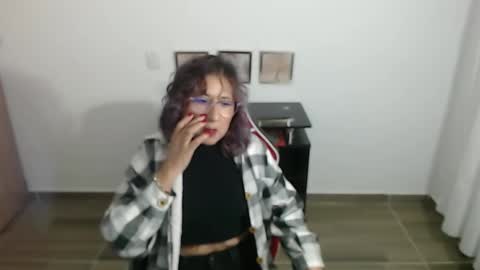 Emmily online show from December 2, 5:53 am