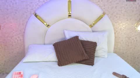 Emy  online show from November 6, 12:00 pm