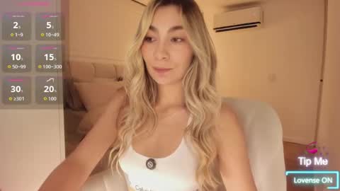 emyconneer online show from July 13, 8:42 pm