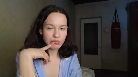 Missis And Mister Fox online show from December 17, 7:40 pm