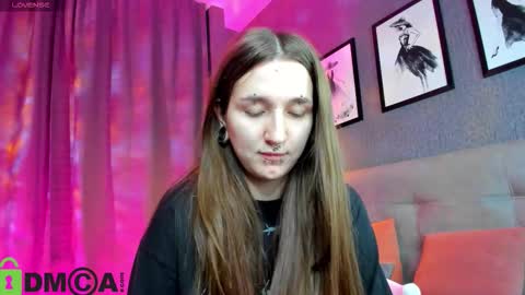 Snapshot of enn_allenn chatting on October 19, 4:03 am enn_allenn online show from October 19, 4:03 am