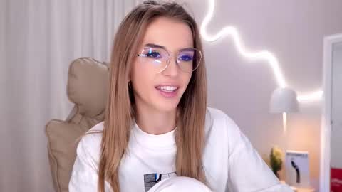 entya online show from November 11, 8:22 am