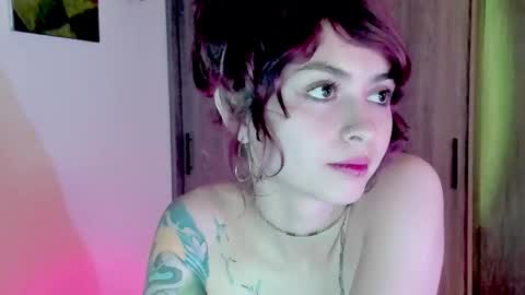 Leyla online show from September 19, 11:15 pm