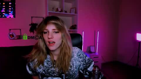Snapshot of erica_breeze chatting on October 14, 5:54 am your dear Erica  online show from October 14, 5:54 am