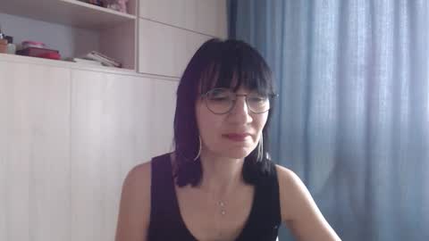 ericablack8 online show from September 14, 9:29 am