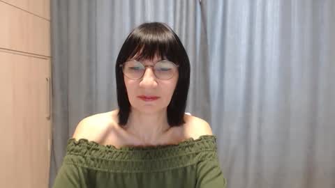 ericablack8 online show from January 12, 8:41 am