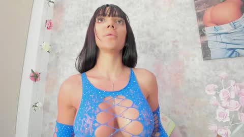 Erikabeee online show from April 18, 5:10 am