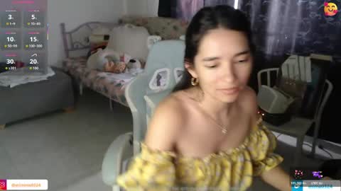 erina_1 online show from May 13, 6:46 pm
