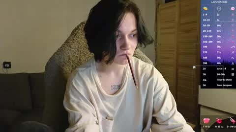 esajukyy online show from February 28, 1:21 pm