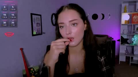 Snapshot of esma_shine chatting on October 7, 1:59 pm esma_shine online show from October 7, 1:59 pm