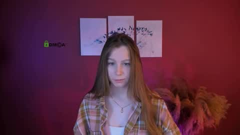 esme_moore_ online show from October 25, 9:06 am